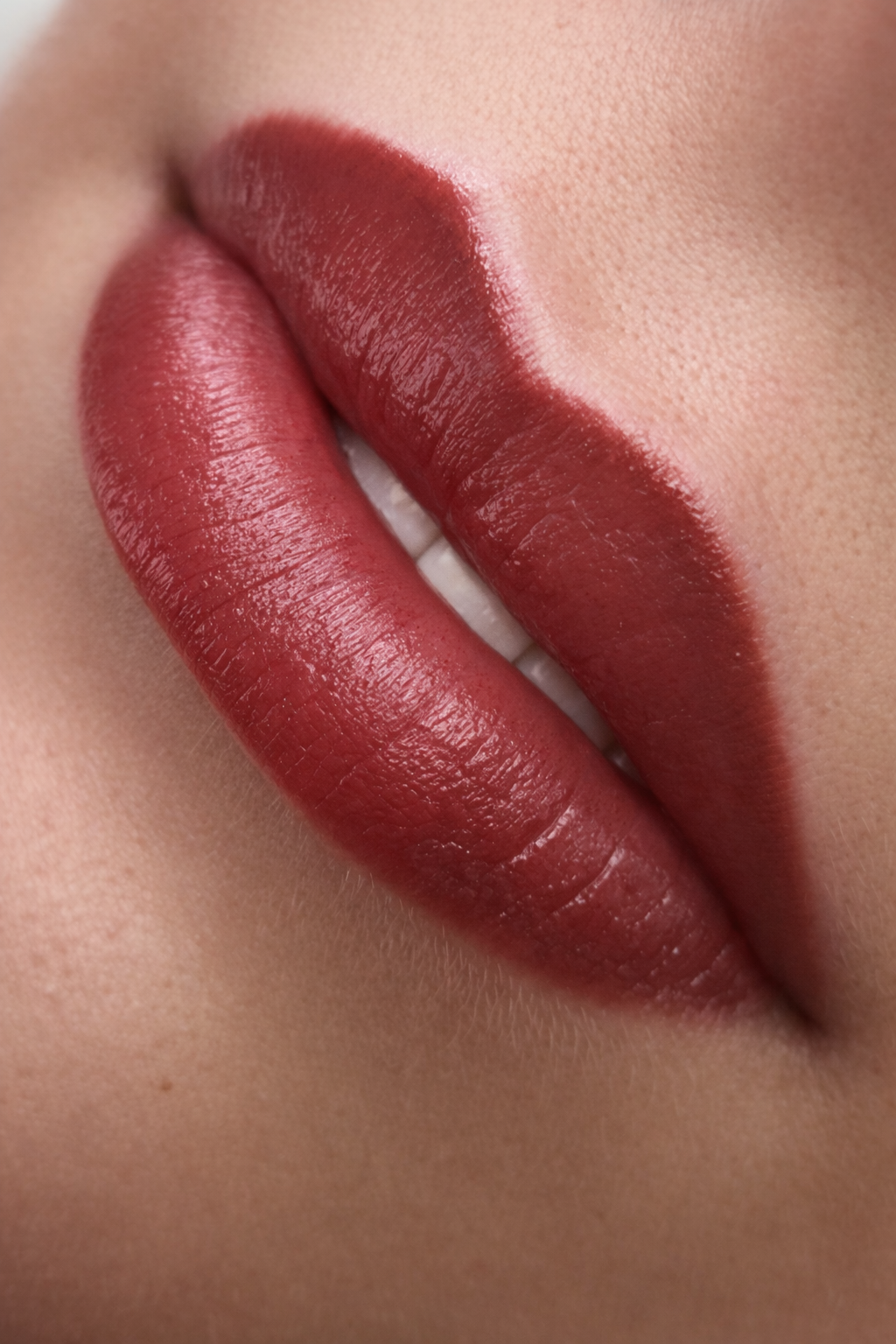 Usta – efekt makijażu permanentnego