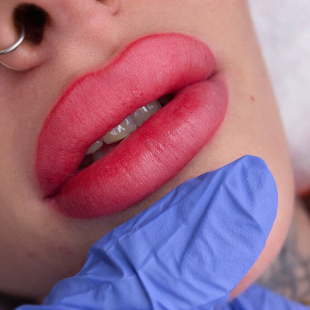 Usta – efekt makijażu permanentnego